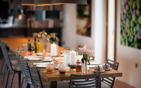 Breakfast service included in the price