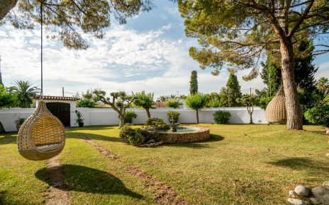 Huge gardens with great privacy