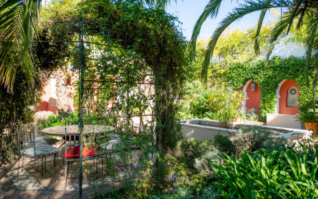 Patio estilo morisco entre Casita y Apartamento