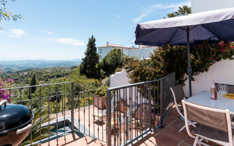 Terraza con mini piscina puede ser cerrada