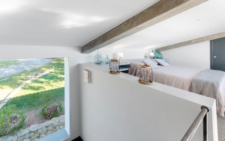 Habitación principal con gran ventanal