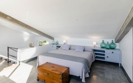 La cama de la habitación principal es king size