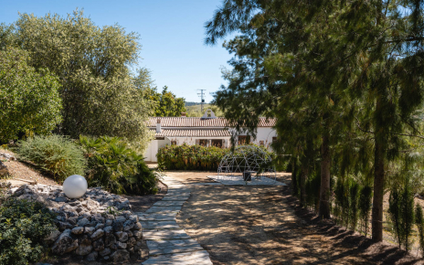 Access to your villa from parking area