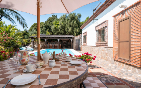 Pool area and pool bar