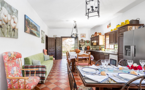 Open plan kitchen / dining area opening to porch