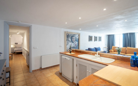 Annexed studio with some facilities