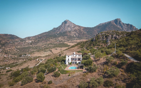 Total privacidad a solo 8 minutos de pueblo con bares,tiendas etc