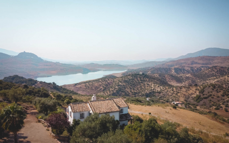 Tu casa vacaciones vista desde un drone