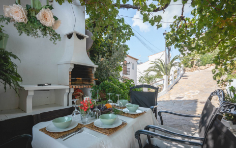 Terraza amueblada con barbacoa