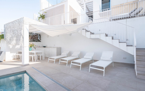 Sunloungers and pool bar