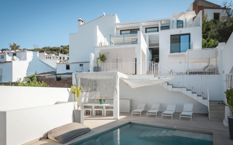 Glass fronted façade