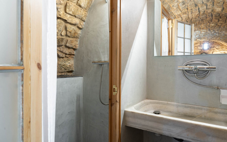 En suite facilities (Bedroom 1)