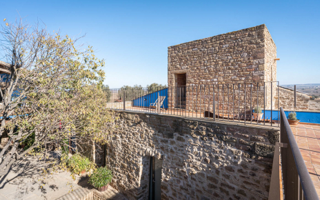 Medieval tower to view point (children must be supervised)