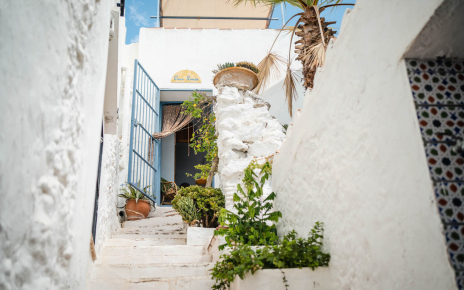 Escalera a habitación de la planta superior