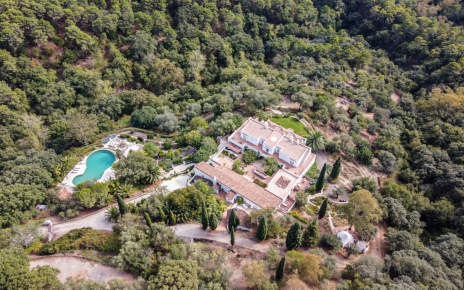 Villa and location seen from a drone