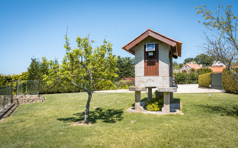 Ample private lawned gardens