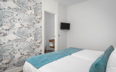 En suite facilities and walk-in dresses