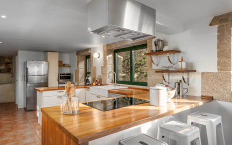 Open plan kitchen / dining areas