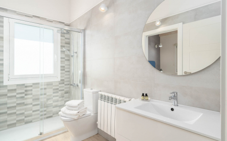 Both bedrooms with en suite facilities