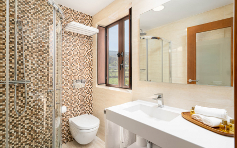 Master bedroom ensuite