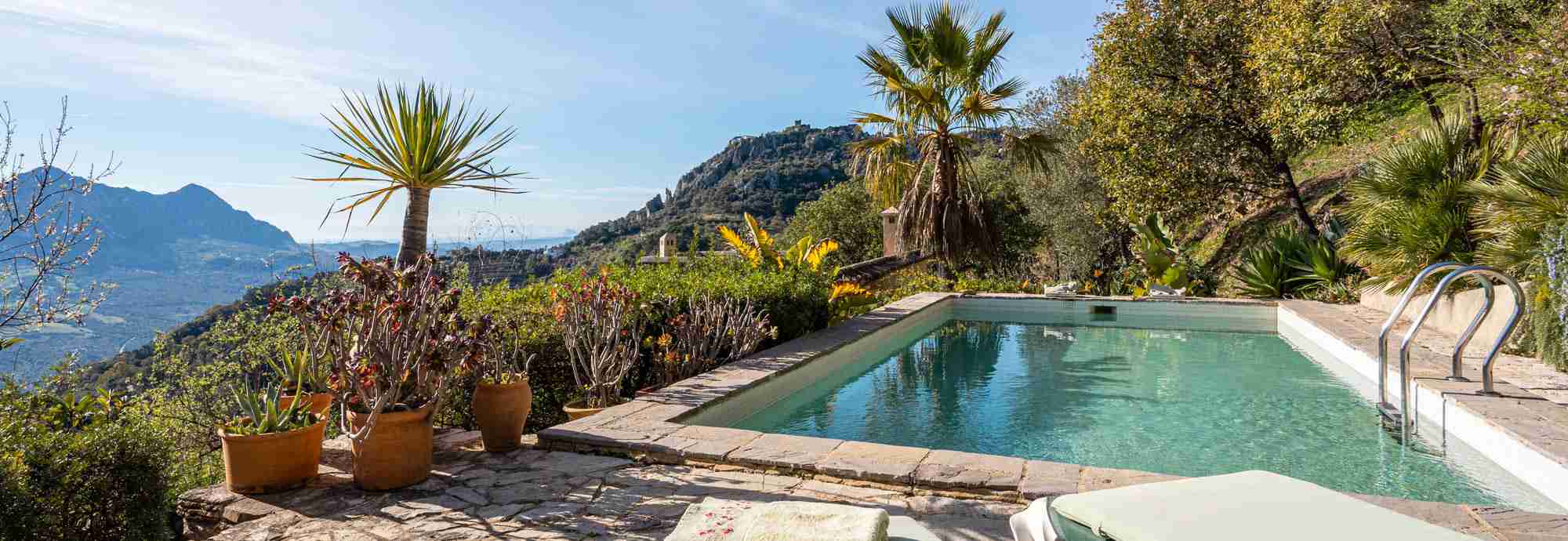 Romantic hideaway in wooded location 1 km away from Gaucin