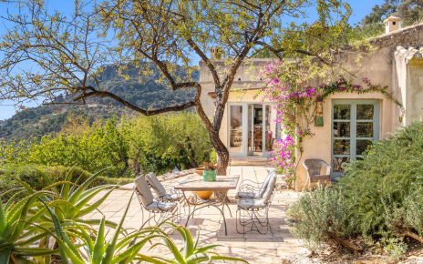 Terraza junto a la casa