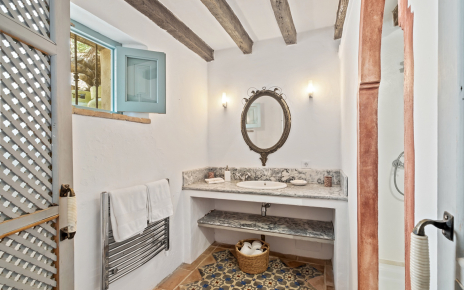 Baño en planta inferior