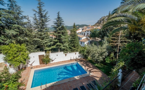 Zona de la piscina desde la terraza principal