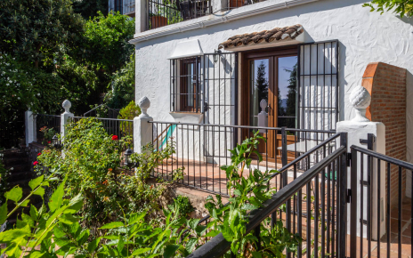 Acceso a dormitorios desde planta inferior