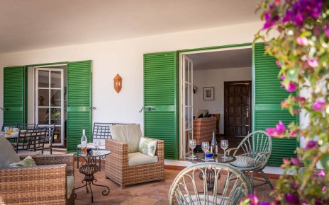 Vida en el interior y exterior de la casa