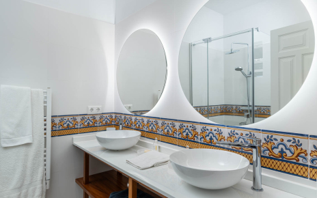 La habitación del jardín también tiene baño