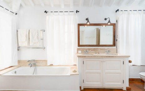 Ensuite facilities bedroom 5