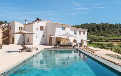 Stunning villa with a 20 metre long pool