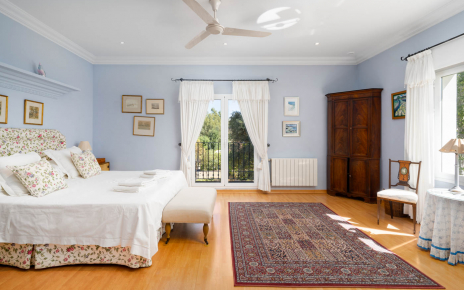 Huge master bedroom (on ground floor)