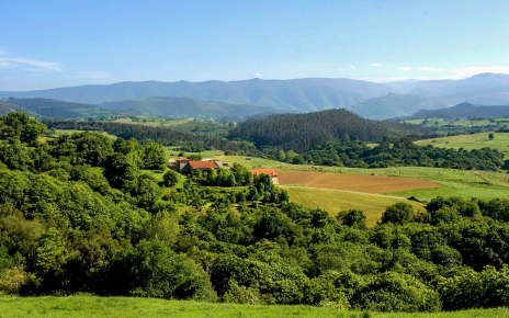 Cantabria is 4 kms away!