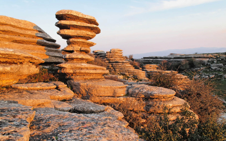 La casa está junto al Parque Natural del Torcal