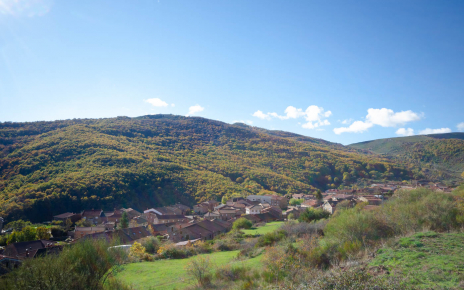 Este es el pueblo en otoño