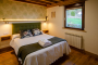 Habitación con cama doble