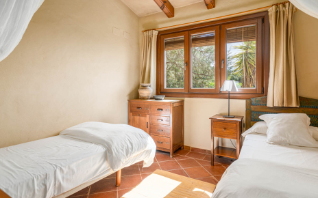 Bedrooms with views to gardens