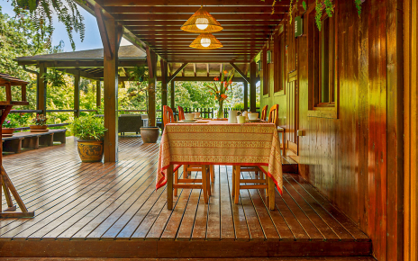 Porche con acceso directo a la cocina