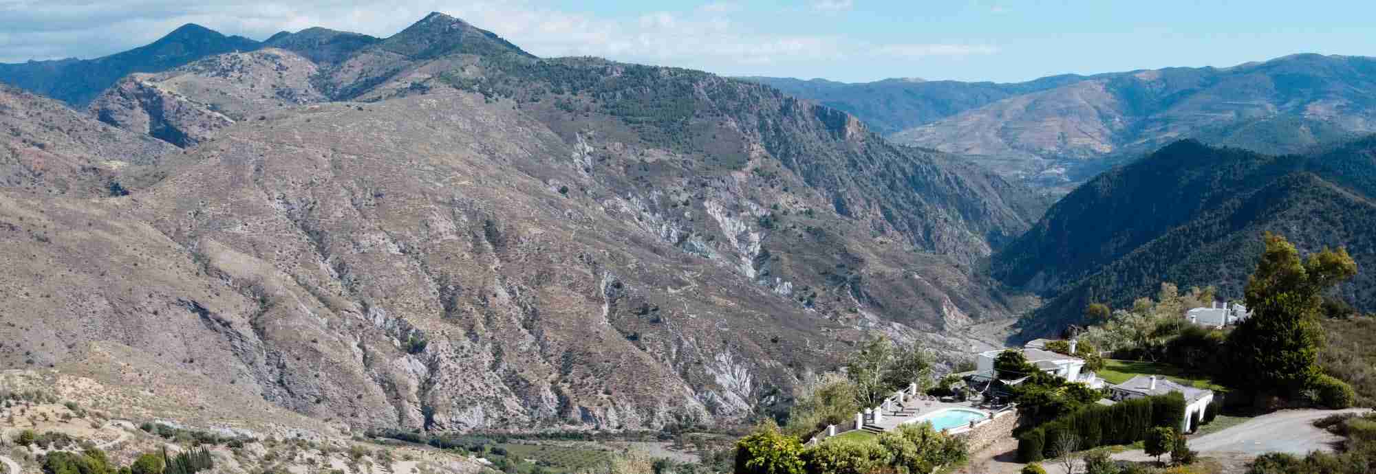 Casa de campo tradicional, jardines excepcionales y piscina privada, Alpujarras