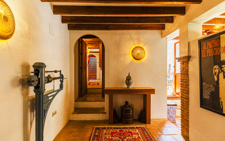 Hallway to bedrooms and terraces (ground floor)