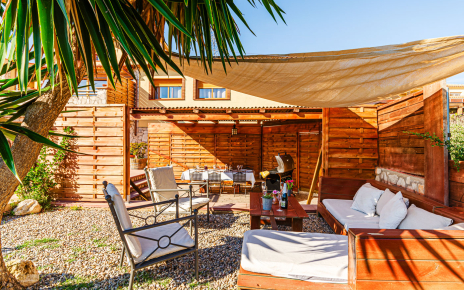 Zona de relax junto a barbacoa