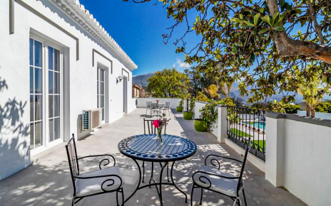 1st floor terrace can be accessed from suites 4,5 and 9