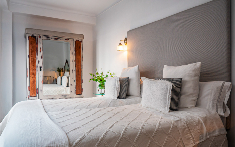 Suite 7 (upper floor)