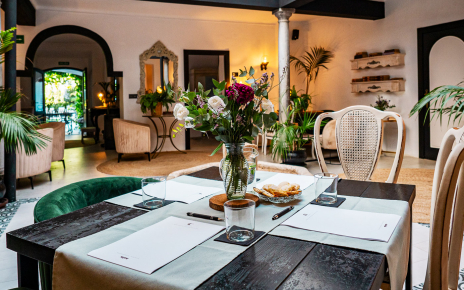 Central courtyard can have big tables or separate tables