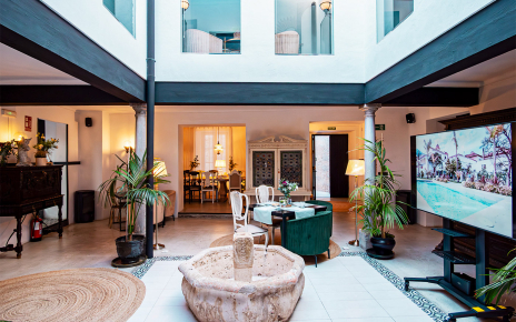 Central covered courtyard ideal for meals or events