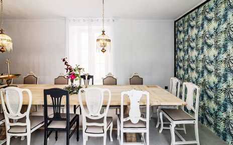 Dining room or meeting room too