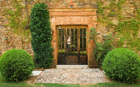 Puerta principal a tu casa rural