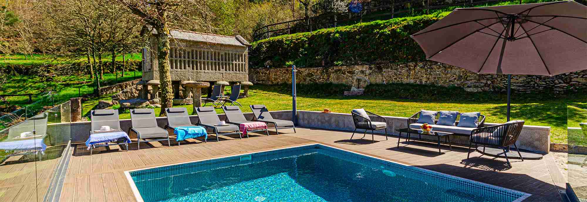 Ideal villa for small family in genuine Galician location with large gardens